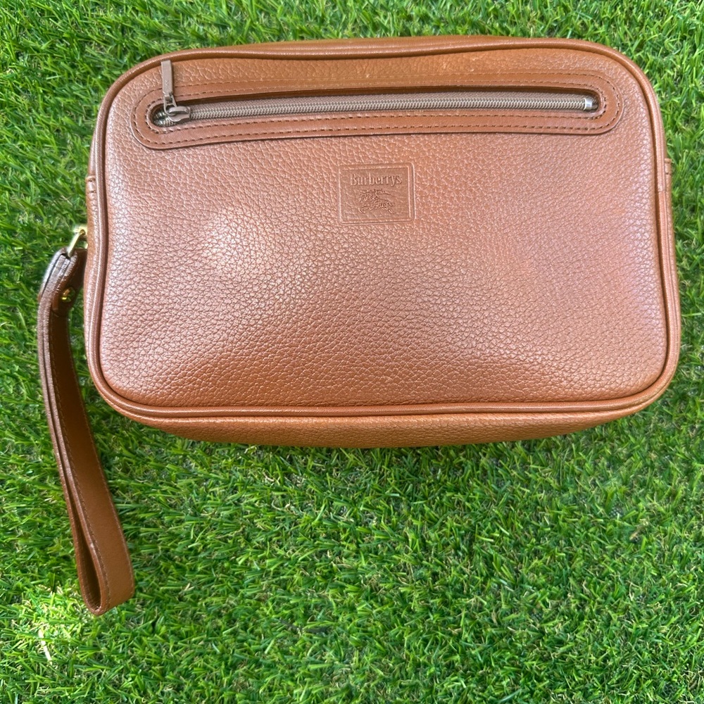 Burberry clutch